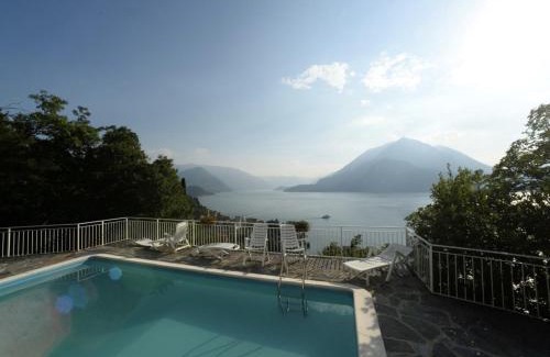 Perledo Villa | Miralago stunning view over Varenna
