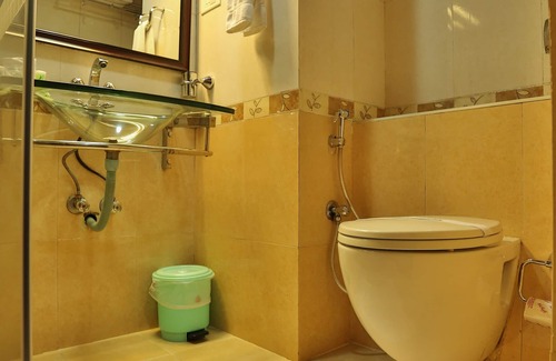 Moolakadai Hotel | Misty Mountain Resort