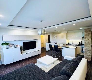 Michalovce Apartamento | Moderný 2-spálňový apartmán Twins White s balkónom