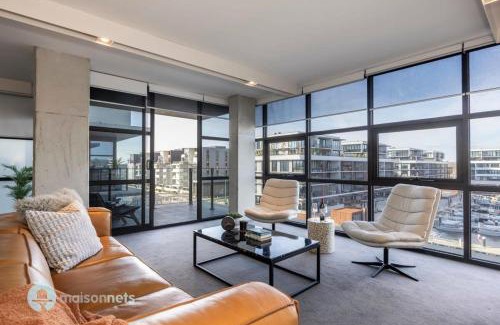 Kingston Apartamento | Modern 2 Bdrm Apt with Water Views 2x Car Spots