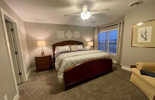 Bettendorf Casa | Modern 2 bed condo with office