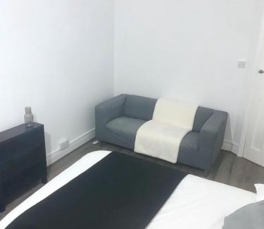 Edmonton Apartamento | Modern 2 bed flat near Tottenham Hotspur Stadium