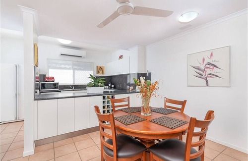 Port Douglas Casa | Modern 2 bed townhouse with pool