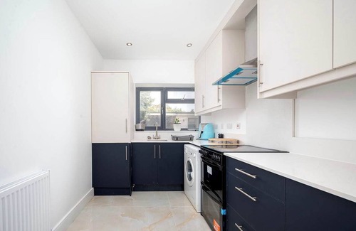 Preston Casa | Modern 2-Bedroom Annex in London