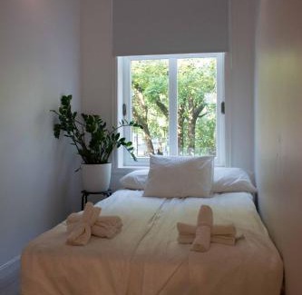 Toyen Apartamento | Modern 2BR Apt Near Oslo S - Sleeps 6, New & Cozy