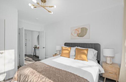 West New York Apartamento | Modern 2BR Comfort for 5 People - 20 Mins to NYC