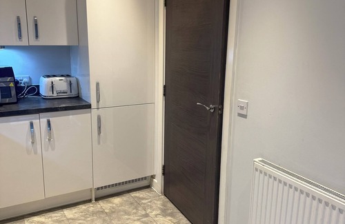 Borehamwood Casa | Modern 3-Bed | Free Parking | 4 Beds |