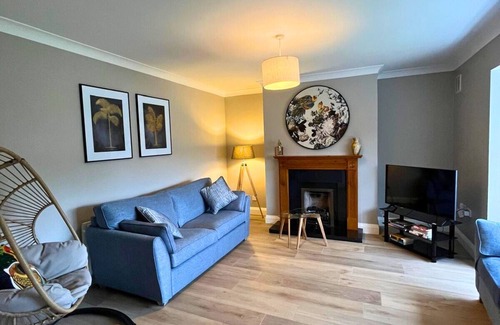 Dundalk Casa | Modern 3-bedroom house close to Blackrock and Dundalk Co. Louth