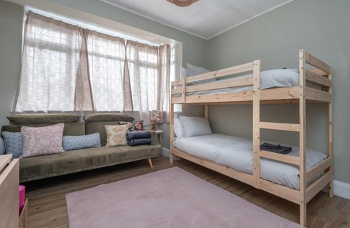 Shooters Hill Casa | Modern 3B Home with Garden in Eltham, London