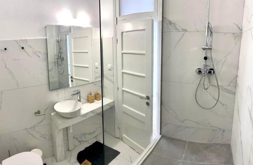 Dafni Apartamento | Modern 3BR Maisonette with garden 10 min from Acropolis