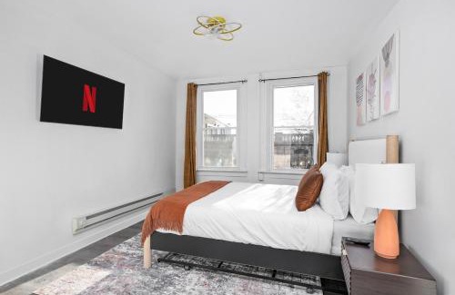 West New York Apartamento | Modern 3BR Stay - Up to 7 Guests - 20 Mins to NYC