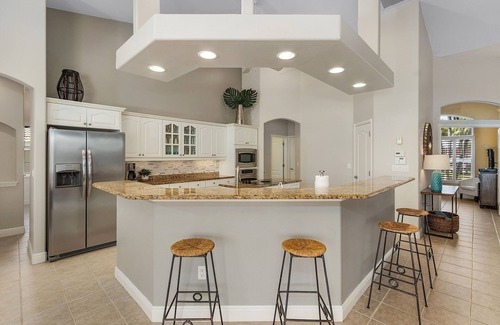 Caloosahatchee Villa | Casa moderna frente al mar de 4 Bd / 3 baños con acceso rápido al golfo y piscina climatizada