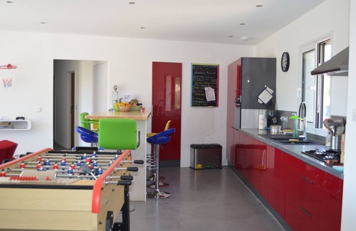 Flayosc Villa | Modern air-conditioned villa, rated 4 stars+large heated swimming pool+beach volleyball court