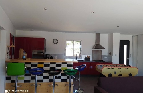Flayosc Villa | Modern air-conditioned villa, rated 4 stars+large heated swimming pool+beach volleyball court