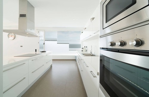 Puerto Calero Villa | Moderna y luminoso Chalet en Puerto Calero con piscina privada