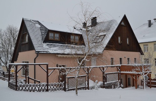 Baerenstein Apartamento | Moderno y amplio, abierto en agosto de 2017 apartamento para 4 personas