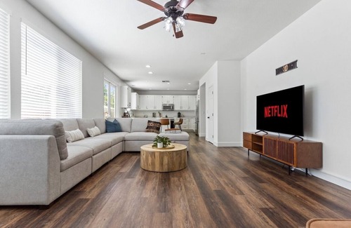 Linda Casa | Modern and Spacious Home with Excellent Amenities