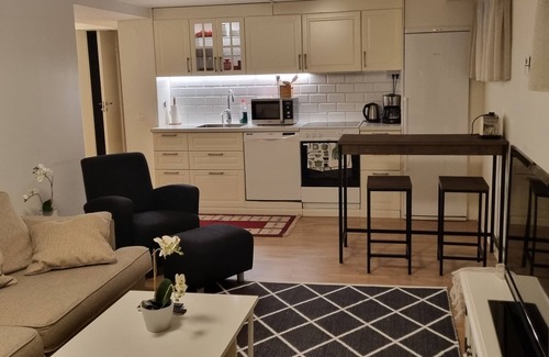 Bramhult Apartamento | Modern apartment in a quiet neighbourhood.