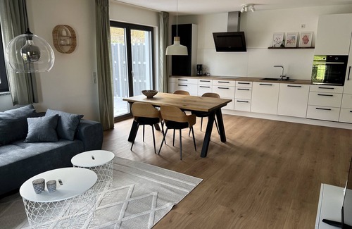 Weissenburg in Bayern Apartamento | Modern apartment (75sqm) with balcony and terrace in idyllic surroundings