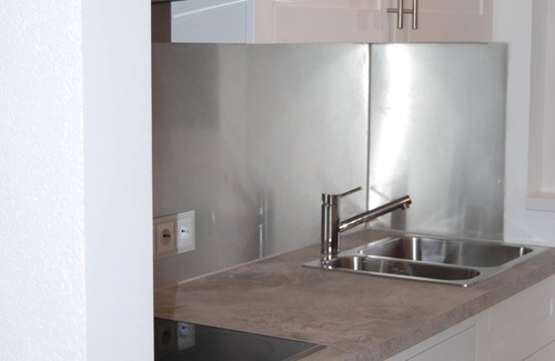 Kongen Apartamento | Moderno apartamento de negocios en Köngen con buenas conexiones de transporte y gimnasio.