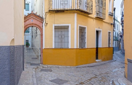 San Bartolome Apartamento | Modern Apartment in Seville. Corral del Rey II