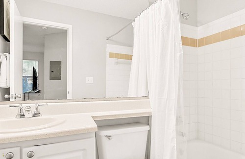 New Irving Park Apartamento | Modern Apartment in Prime Location (ID6735X37)