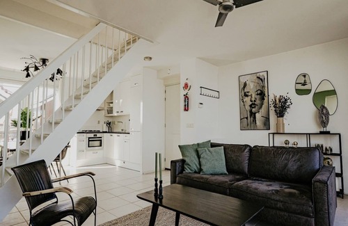 Municipality of Uitgeest Apartamento | Modern apartment with free view over the water