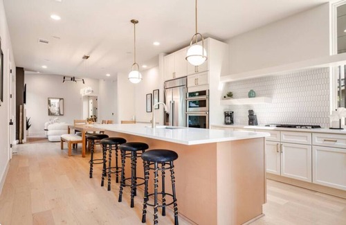 Dawson Casa | “Modern Austin Oasis with Private Pool – Walk to Zilker & South Lamar!”
