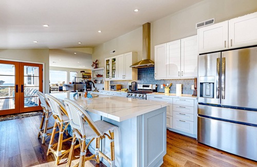 Elk Casa | Modern beach home with panoramic views & updated interior - great location