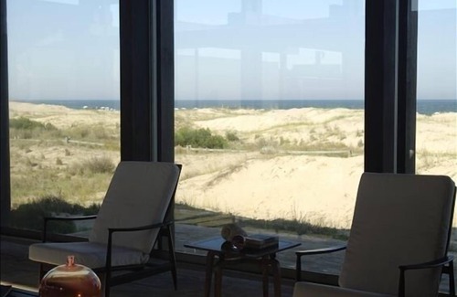 Jose Ignacio Villa | Villa moderna frente a la playa ubicada en las dunas de José Ignacio.