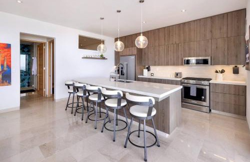 Cerritos Apartamento | Modern Boutique Condo, Ocean Views, Great Location