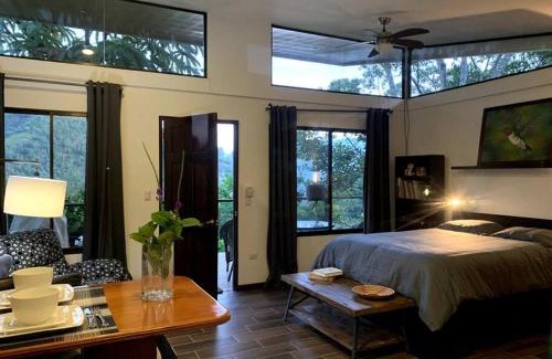 Orosi Chalet De Esquí | Modern cabin nestled in mountain nature. Paradise!