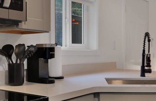 Dunsmuir Cabina | Modern Cabin (Sequoia)