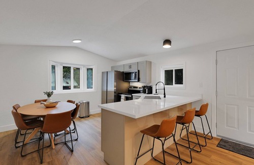 Dunsmuir Cabina | Modern Cabin (Sequoia)