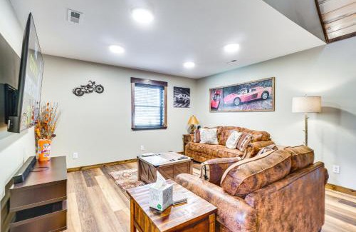 Tallassee Casa | Modern Cabin with Hot Tub Near Tail of the Dragon!