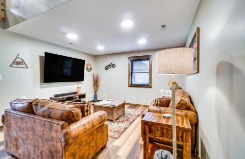 Tallassee Casa | Modern Cabin with Hot Tub Near Tail of the Dragon!