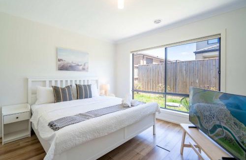 Clyde Casa | Modern Clyde House Smart TV*Dryer