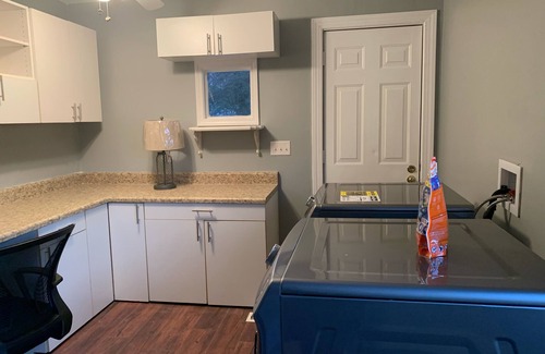 Mossy Oaks Casa | Modern Comfort in the desirable Mossy Oaks neighborhood with many upgrades!