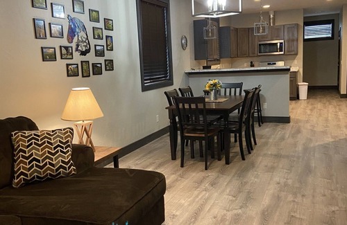 Ennis Casa | Modern condominium in Ennis