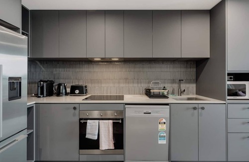 Belconnen Apartamento | Modern Convenient 2-BR with Lakeside View