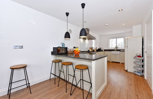 Henley Casa | Cabaña moderna con vistas rurales cerca de un encantador pub, cerca de Henley on Thames