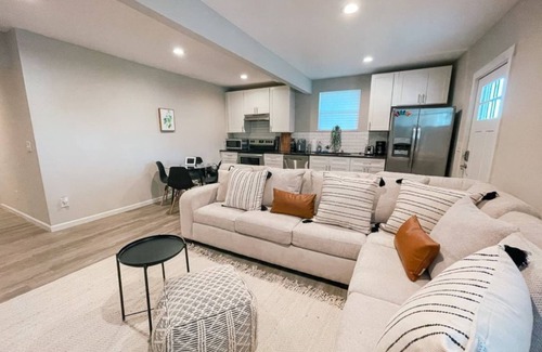 Concord Casa | MODERN & COZY CONCORD ESCAPE 2BR/1BTH APT