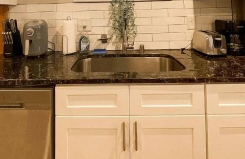 Concord Casa | MODERN & COZY CONCORD ESCAPE 2BR/1BTH APT