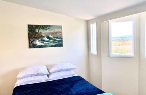 Carpinteria Apartamento | Modern & Cozy Gem ~ Walk to the Beach ~ Queen Beds