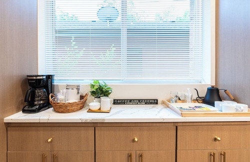 Platt Park Casa | Modern Denver Oasis - Centrally Located with Hot Tub & Large Kitchen!