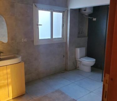 As-Sayidah Zaynab Apartamento | modern design studio with charming view