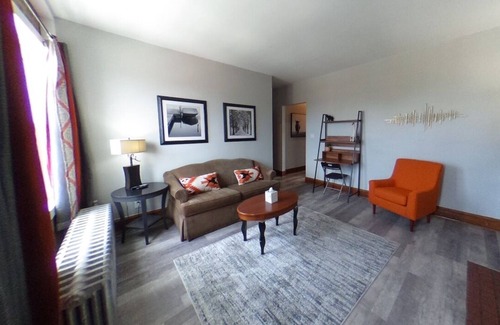 Whiting Apartamento | Modern Downtown 1 Bedroom 5 min from the Beach!