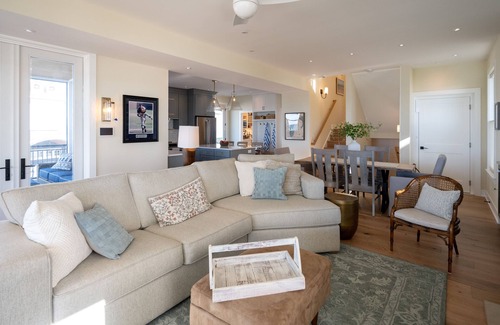 Macatawa Casa | Modern Elegance on Lake Michigan