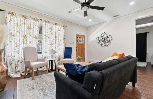 Leinkauf Casa | Modern Escape in Historic District