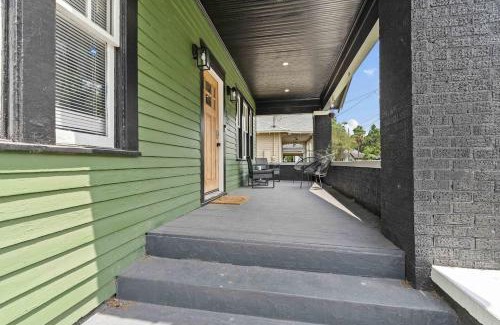 Leinkauf Casa | Modern Escape in Historic District